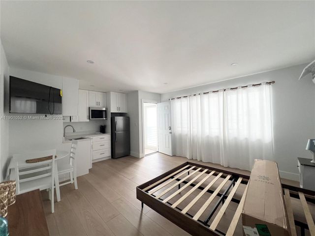 312 Elm St, Hollywood, FL 33019