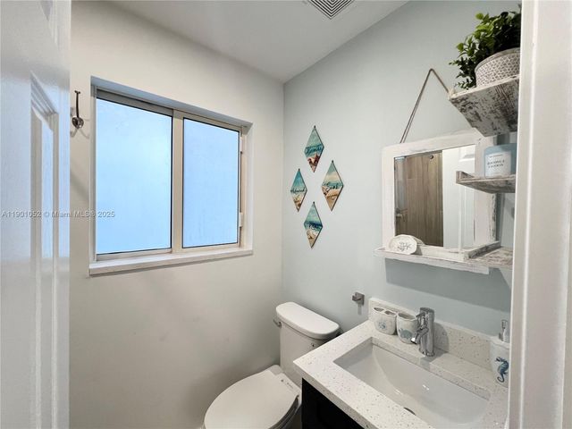 312 Elm St, Hollywood, FL 33019