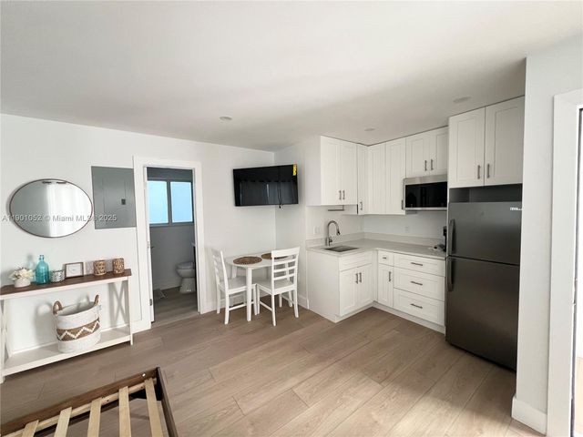 312 Elm St, Hollywood, FL 33019