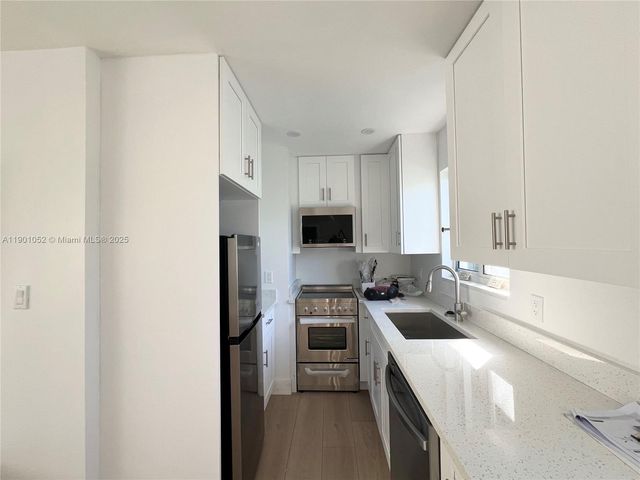 312 Elm St, Hollywood, FL 33019