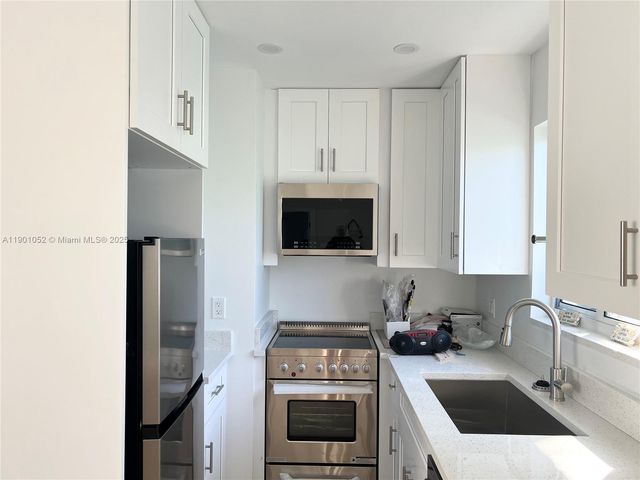 312 Elm St, Hollywood, FL 33019