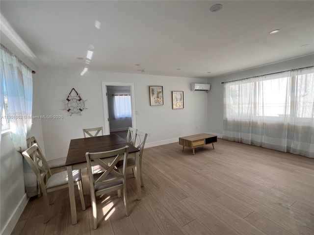 312 Elm St, Hollywood, FL 33019