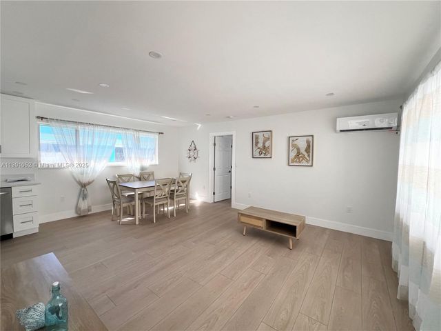 312 Elm St, Hollywood, FL 33019