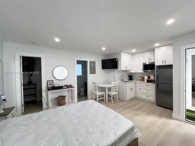 312 Elm St, Hollywood, FL 33019