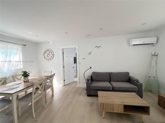 312 Elm St, Hollywood, FL 33019