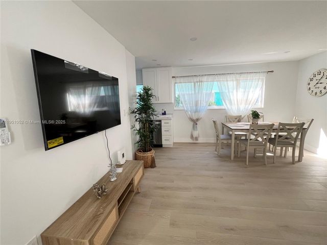 312 Elm St, Hollywood, FL 33019