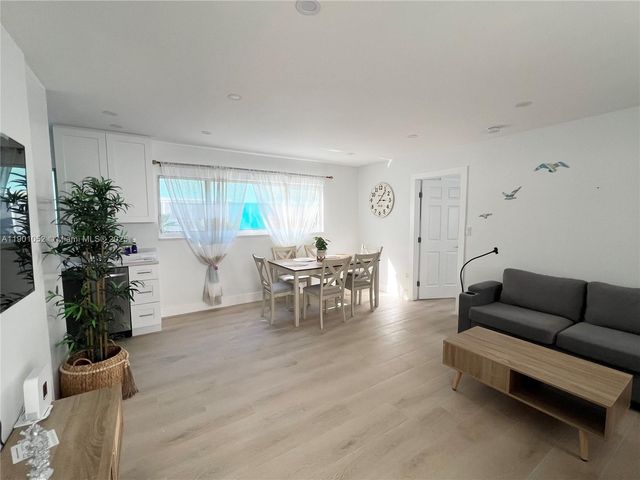 312 Elm St, Hollywood, FL 33019