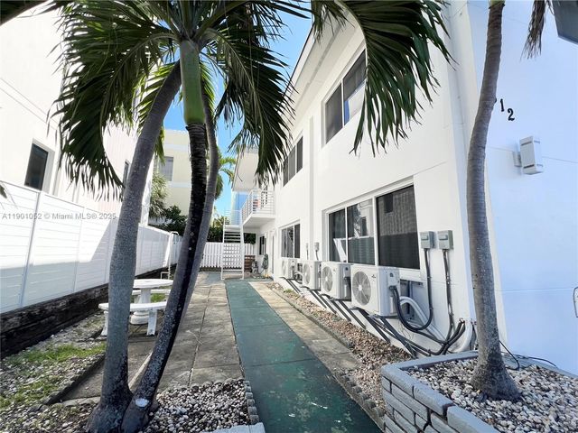 312 Elm St, Hollywood, FL 33019