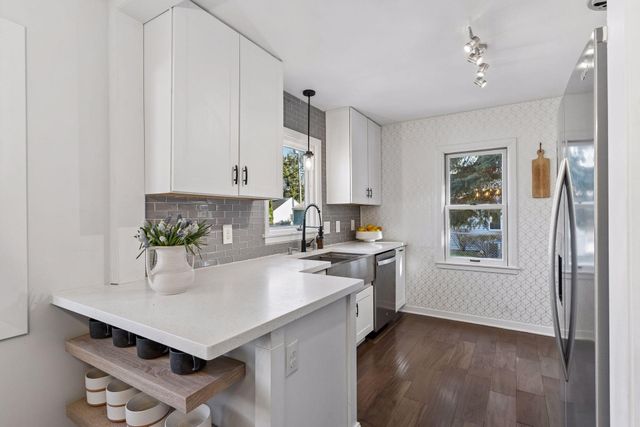 3029 Texas Avenue S, Saint Louis Park, MN 55426