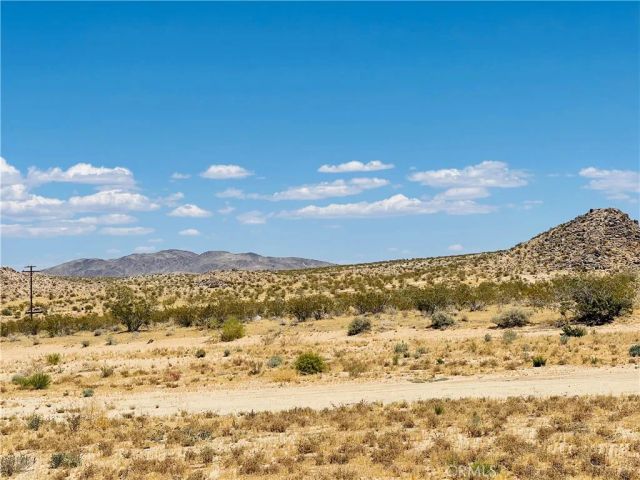 5827 Old Woman Springs Road, Johnson Valley, CA 92285