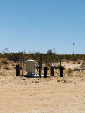 5827 Old Woman Springs Road, Johnson Valley, CA 92285