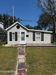 1004 2nd Avenue, Belmar, NJ 07719