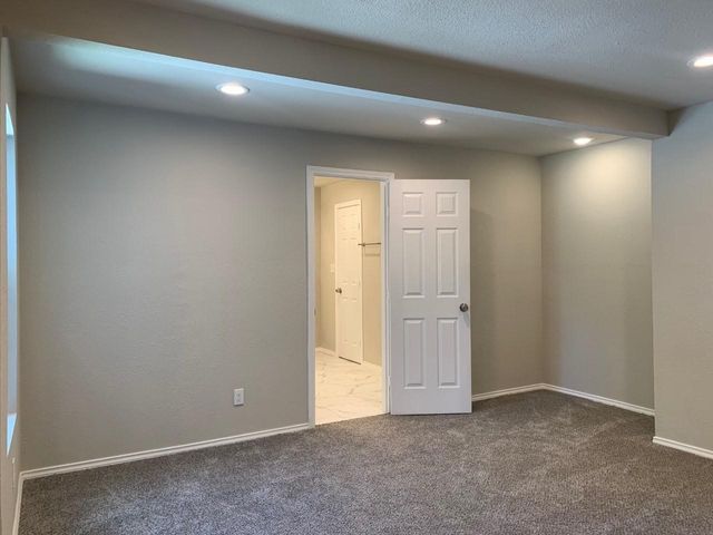 712 N Barrett Avenue, Denison, TX 75020