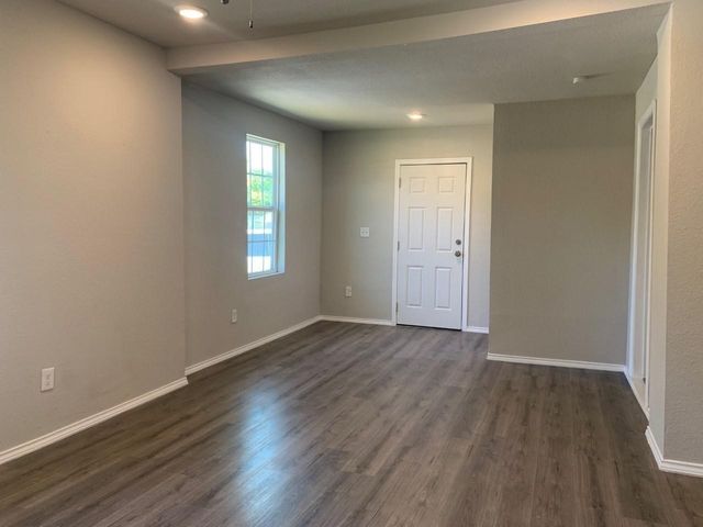 712 N Barrett Avenue, Denison, TX 75020