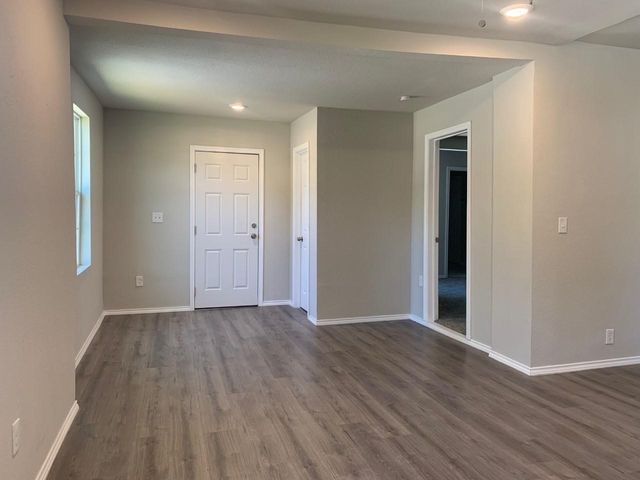 712 N Barrett Avenue, Denison, TX 75020