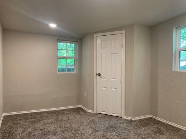 712 N Barrett Avenue, Denison, TX 75020