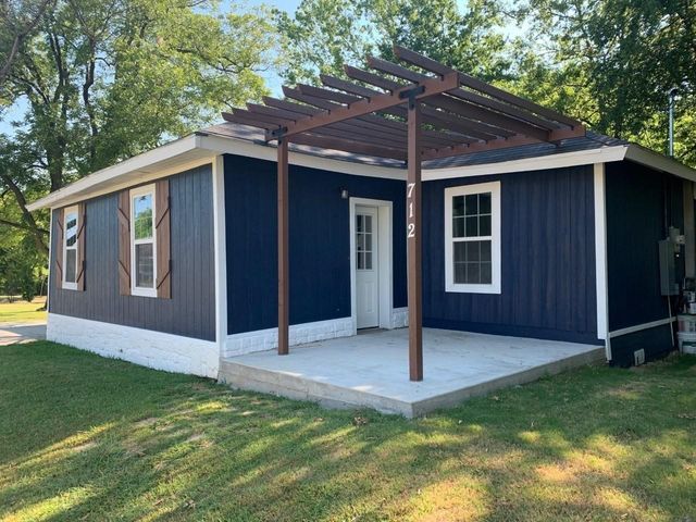 712 N Barrett Avenue, Denison, TX 75020