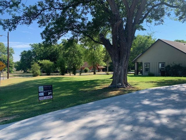 712 N Barrett Avenue, Denison, TX 75020