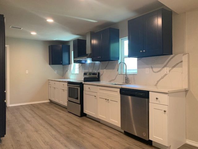 712 N Barrett Avenue, Denison, TX 75020