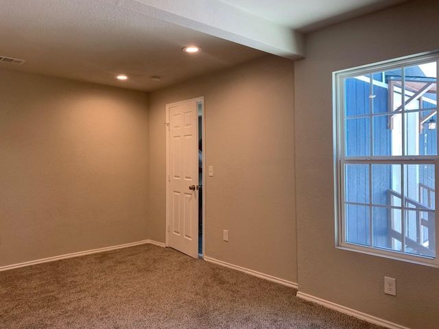 712 N Barrett Avenue, Denison, TX 75020