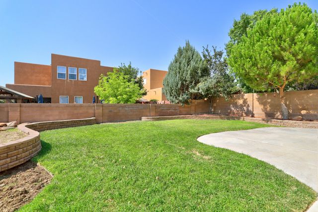 7108 Tree Line Avenue NW, Albuquerque, NM 87114