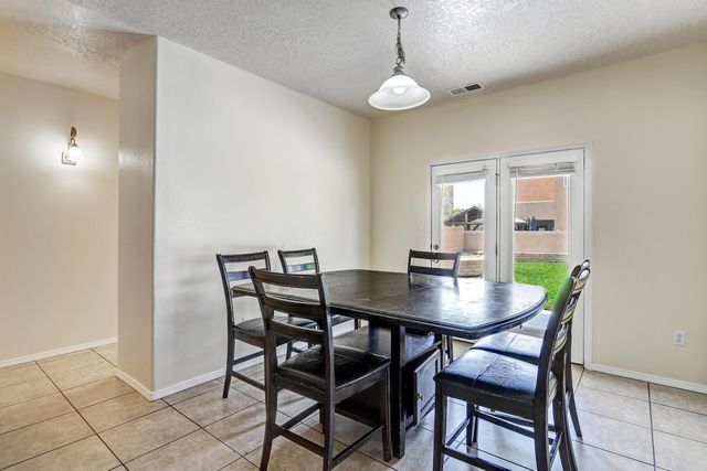 7108 Tree Line Avenue NW, Albuquerque, NM 87114