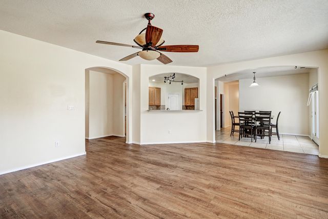 7108 Tree Line Avenue NW, Albuquerque, NM 87114