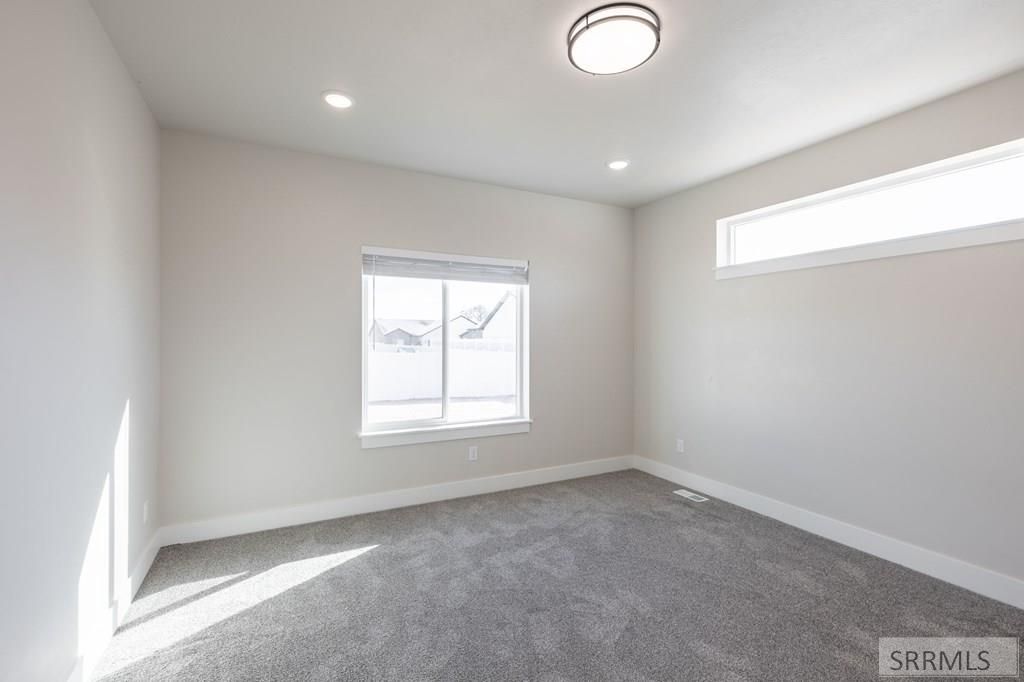 Image 11 of property listing at 676 Idaho Avenue, Sugar City, ID 83448