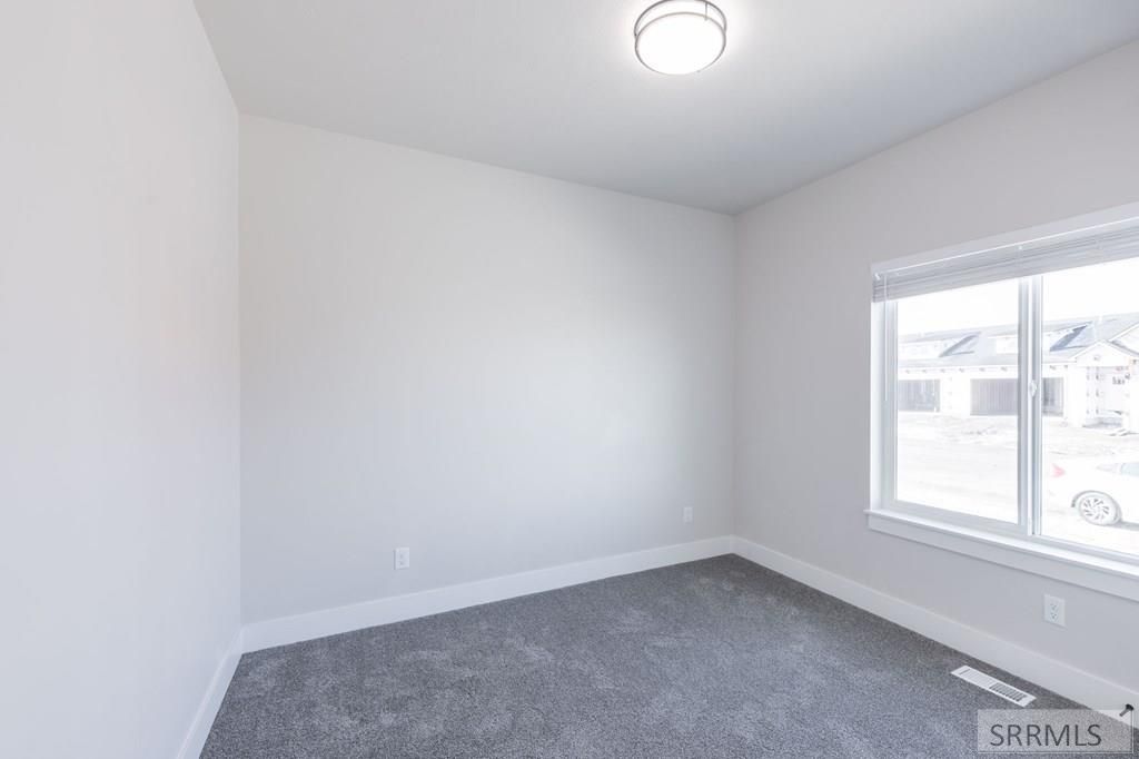 Image 18 of property listing at 676 Idaho Avenue, Sugar City, ID 83448