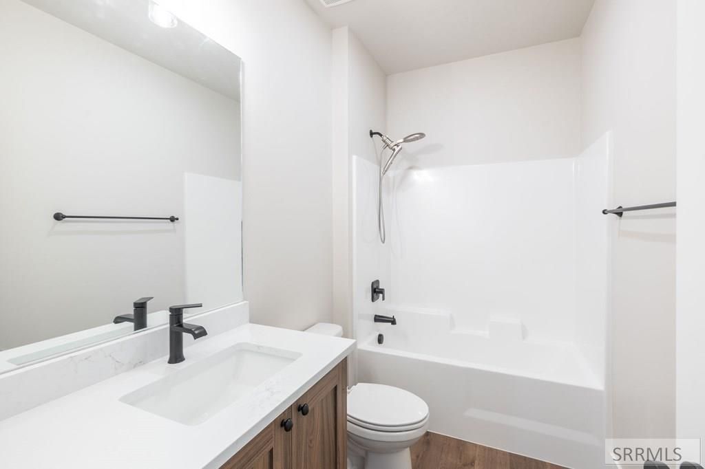 Image 21 of property listing at 676 Idaho Avenue, Sugar City, ID 83448