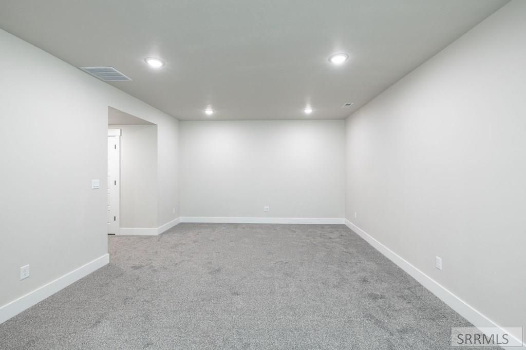 Image 24 of property listing at 676 Idaho Avenue, Sugar City, ID 83448