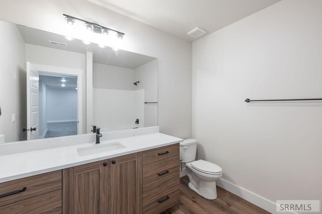 Image 33 of property listing at 676 Idaho Avenue, Sugar City, ID 83448