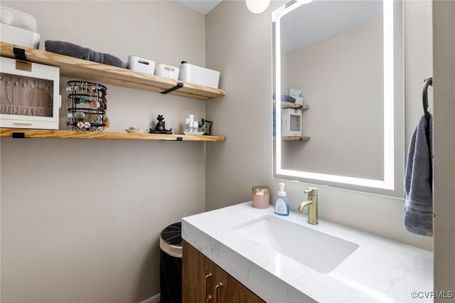 1747 Foxfire Cir, Henrico, VA 23238