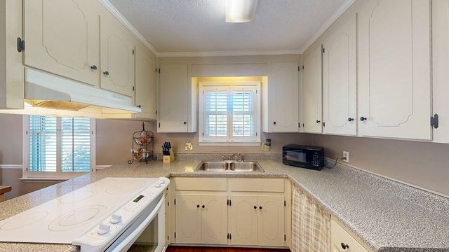 107 Bartlet Lane, Dothan, AL 36305