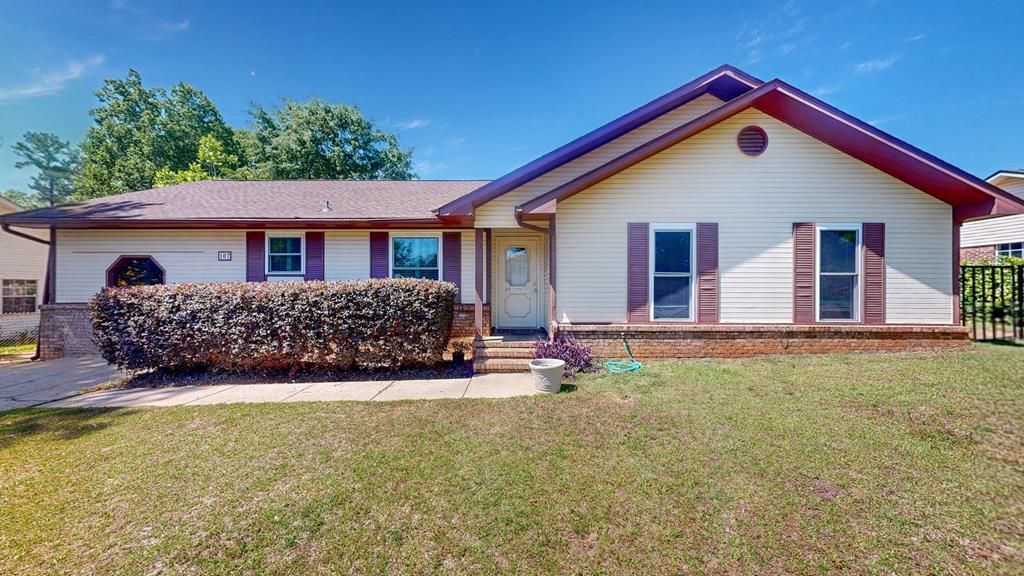 107 Bartlet Lane, Dothan, AL 36305