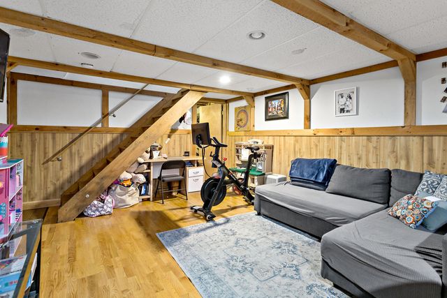 300 Falmouth Road APT 21C, Mashpee, MA 02649