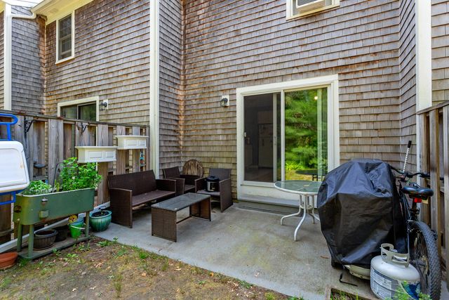 300 Falmouth Road APT 21C, Mashpee, MA 02649