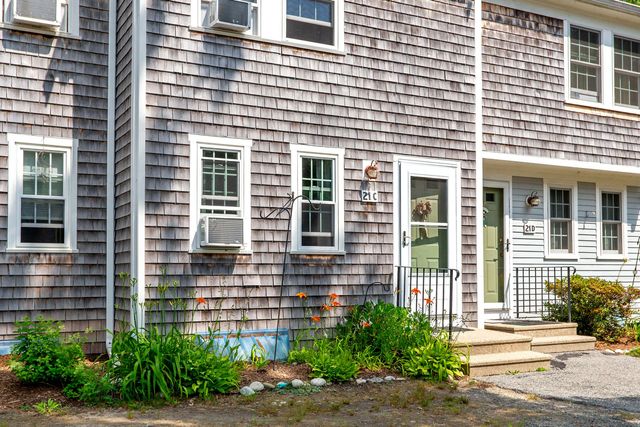 300 Falmouth Road APT 21C, Mashpee, MA 02649