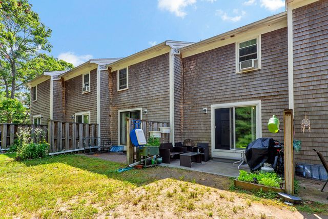 300 Falmouth Road APT 21C, Mashpee, MA 02649