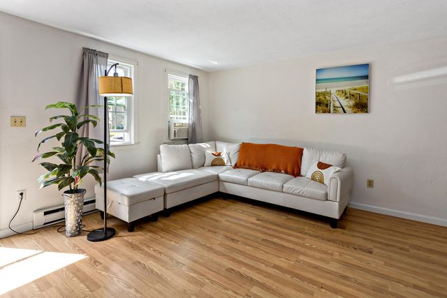 300 Falmouth Road APT 21C, Mashpee, MA 02649