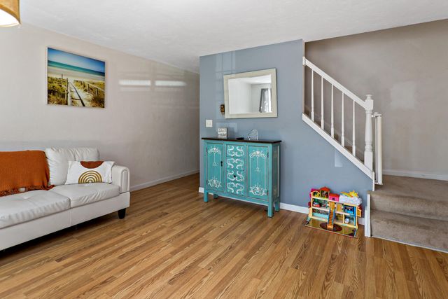 300 Falmouth Road APT 21C, Mashpee, MA 02649