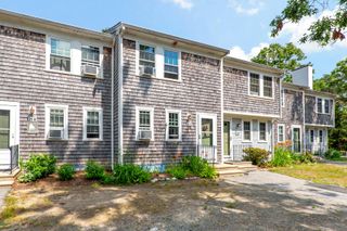 300 Falmouth Road APT 21C, Mashpee, MA 02649