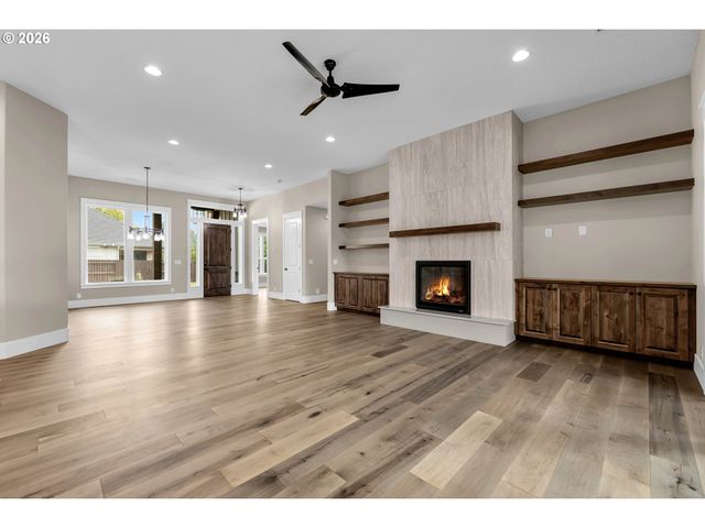 16029 Ne 180TH St, Brush Prairie, WA 98606