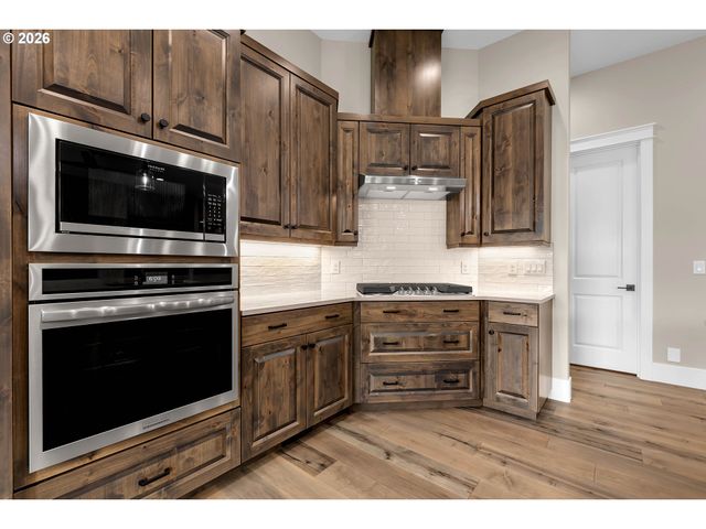 16029 Ne 180TH St, Brush Prairie, WA 98606