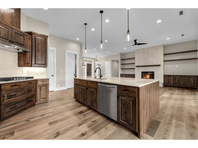 16029 Ne 180TH St, Brush Prairie, WA 98606