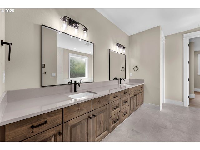 16029 Ne 180TH St, Brush Prairie, WA 98606
