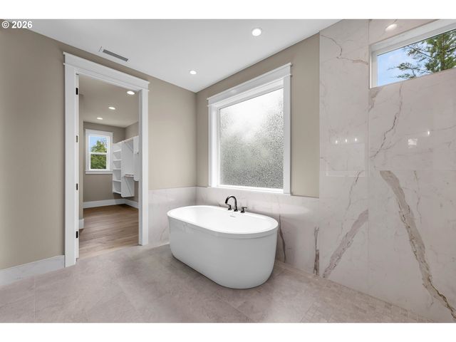 16029 Ne 180TH St, Brush Prairie, WA 98606