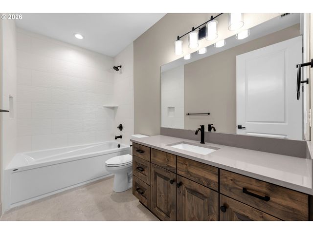 16029 Ne 180TH St, Brush Prairie, WA 98606