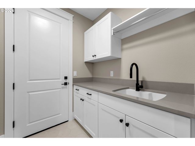 16029 Ne 180TH St, Brush Prairie, WA 98606