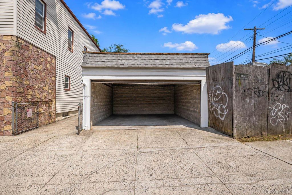 122-15 23rd Avenue, College Point, NY 11356 — photo 3